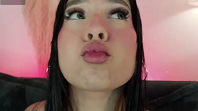 mia roux1 online show from June 20, 11:07 pm