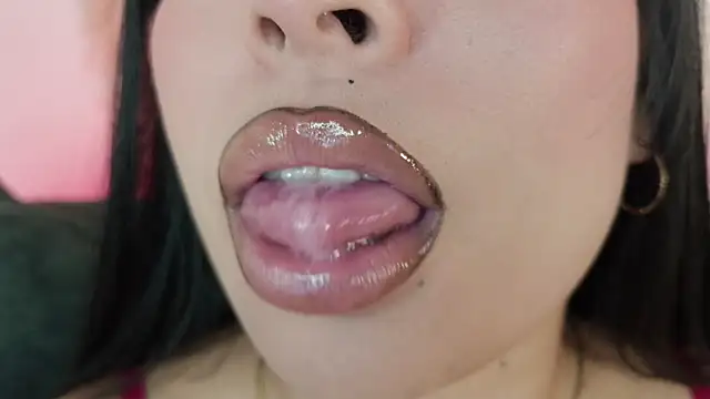 mia roux1 online show from July 1, 11:26 pm