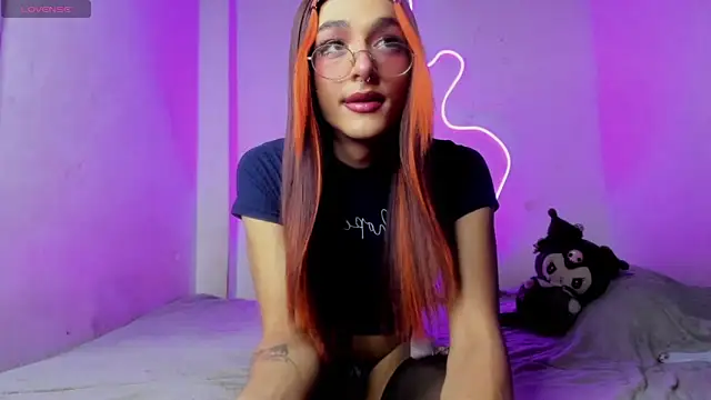 Mika  velvet online show from October 29, 7:59 pm