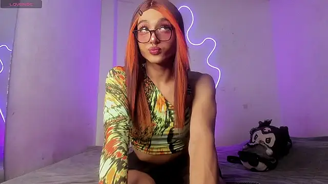 Mika  velvet online show from November 20, 9:03 pm