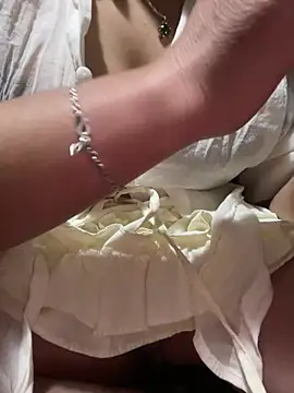 love-xx online show from January 14, 12:11 pm