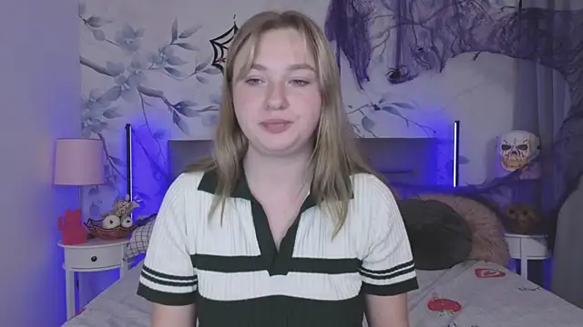 Snapshot of Ailissa__fox chatting on October 24, 1:07 pm Ailissa  fox online show from October 24, 1:07 pm