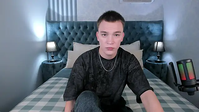 Derek Banville online show from November 5, 8:36 am