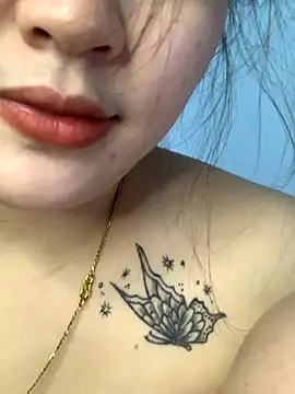 Snapshot of helo-kitty chatting on November 24, 5:12 pm helo-kitty online show from November 24, 5:12 pm