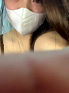 Snapshot of helo-kitty chatting on December 5, 2:58 pm helo-kitty online show from December 5, 2:58 pm