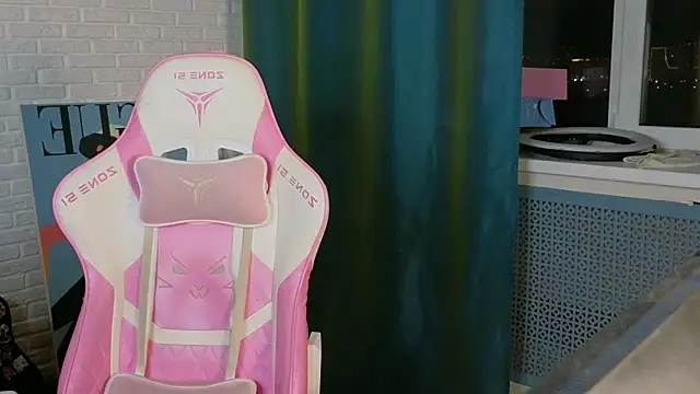 Snapshot of _JustCass_ chatting on November 21, 11:03 pm JustCass online show from November 21, 11:03 pm