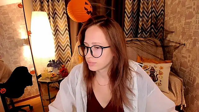 Snapshot of _SilverMoon_ chatting on October 23, 8:46 am SilverMoon online show from October 23, 8:46 am