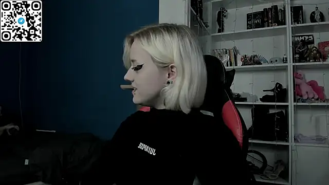 Holy Mistress S online show from December 23, 9:51 am