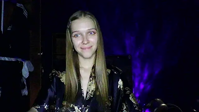 Snapshot of mari_martin chatting on November 3, 6:42 pm mari martin online show from November 3, 6:42 pm