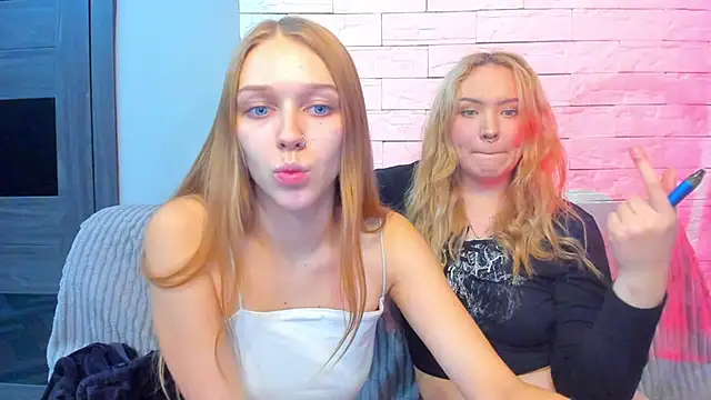 Snapshot of mari_martin chatting on December 15, 6:12 pm mari martin online show from December 15, 6:12 pm