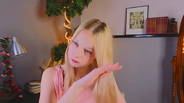 YungLyssy online show from November 16, 3:01 am