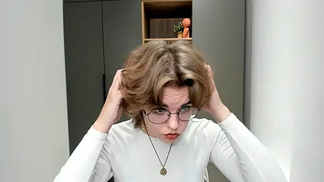 Snapshot of MelodyBaur chatting on October 24, 9:17 am MelodyBaur online show from October 24, 9:17 am