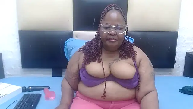 Snapshot of MatureMilfxxx chatting on November 23, 4:34 am MatureMilfxxx online show from November 23, 4:34 am