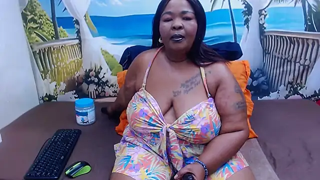 Snapshot of MatureMilfxxx chatting on April 29, 5:17 pm MatureMilfxxx online show from April 29, 5:17 pm