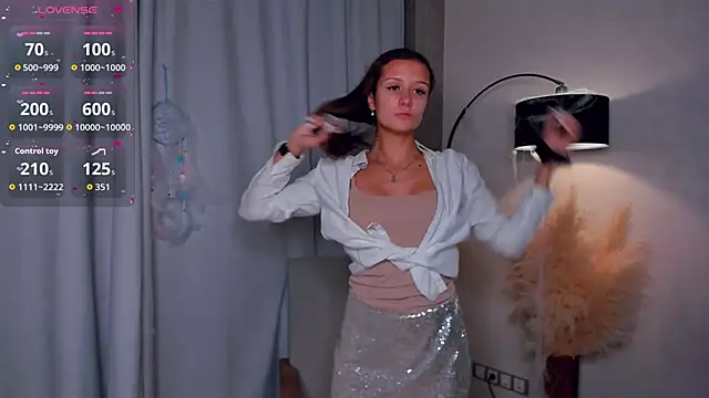 Snapshot of KeshaRachi chatting on November 12, 1:06 am KeshaRachi online show from November 12, 1:06 am