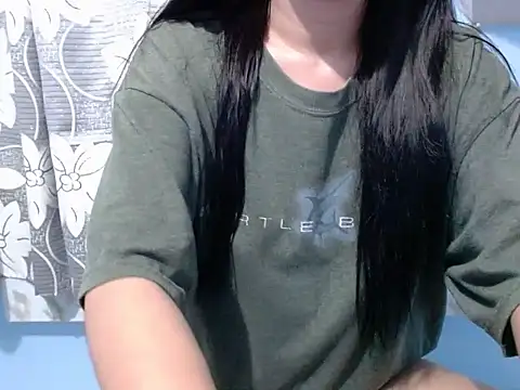 Snapshot of Skinny_Jean18xxx chatting on April 5, 4:20 am Skinny Jean18xxx online show from April 5, 4:20 am