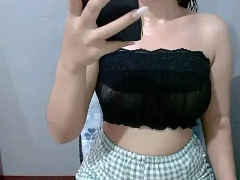 Snapshot of Skinny_Jean18xxx chatting on May 7, 12:21 pm Skinny Jean18xxx online show from May 7, 12:21 pm