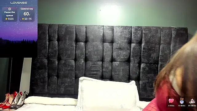 Snapshot of Alice__Morgan_ chatting on October 28, 12:09 pm Alice Morgan online show from October 28, 12:09 pm