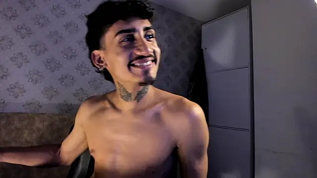 Mr Strike online show from November 17, 3:01 am