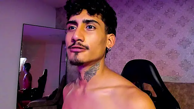 Mr Strike online show from November 21, 3:05 am