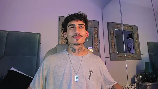 Mr Strike online show from December 21, 7:21 pm