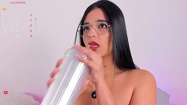 Snapshot of Sophie_Duarte chatting on February 24, 3:10 pm Sophie Duarte online show from February 24, 3:10 pm