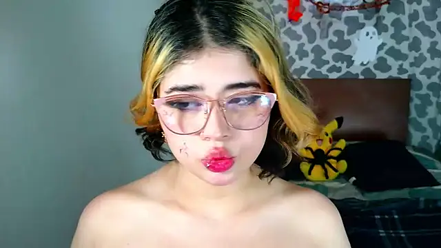 Snapshot of Dafne_Delayne chatting on October 22, 8:08 pm Dafne Delayne online show from October 22, 8:08 pm