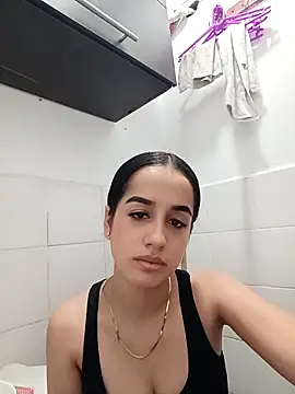 BabyCaramel18 online show from October 30, 11:16 pm