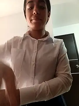 BabyCaramel18 online show from November 3, 4:41 pm