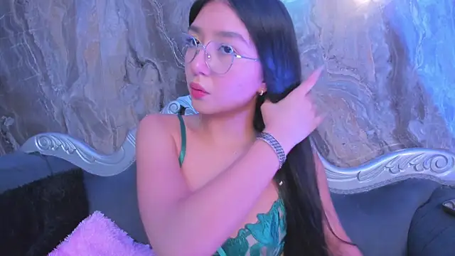 sydney miller  online show from December 22, 11:24 pm