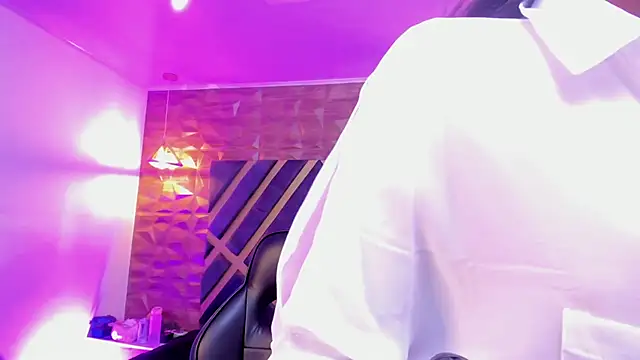 sydney miller  online show from February 12, 11:22 pm