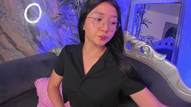 Snapshot of sydney_miller_ chatting on April 6, 11:27 pm sydney miller online show from April 6, 11:27 pm