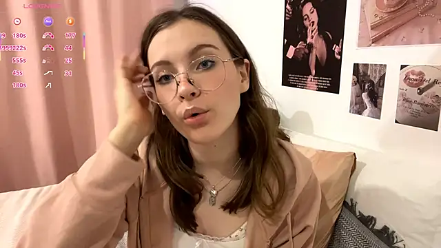 Kira Sanders online show from November 11, 4:07 pm