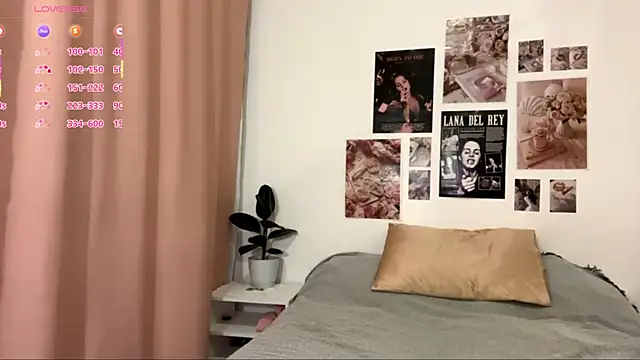 Kira Sanders online show from November 21, 4:49 pm