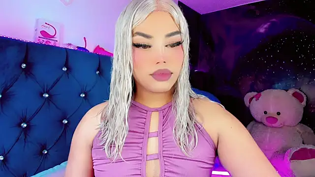 Snapshot of Alannys_xHotx chatting on March 13, 12:17 am Alannys xHotx online show from March 13, 12:17 am