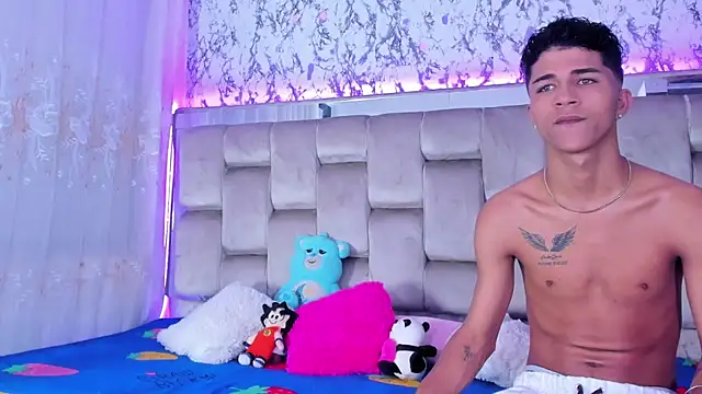 boyswantingplay online show from November 8, 2:01 am