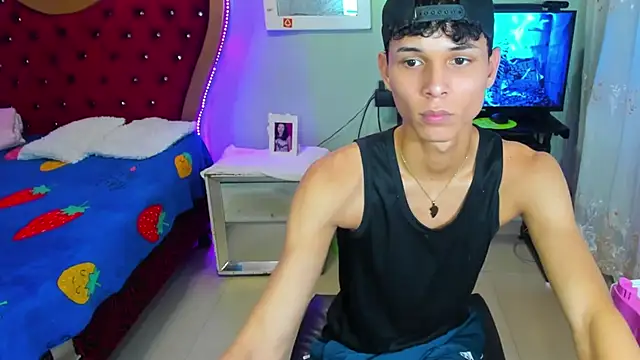 boyswantingplay online show from March 9, 10:25 pm