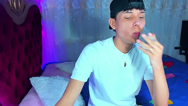 boyswantingplay online show from March 11, 11:22 pm