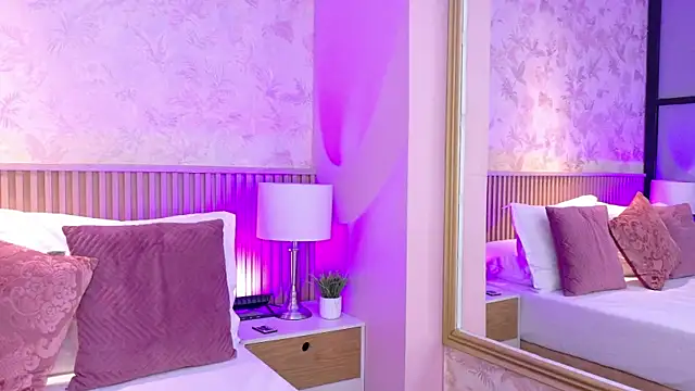 AdelineJhones online show from November 5, 1:33 pm