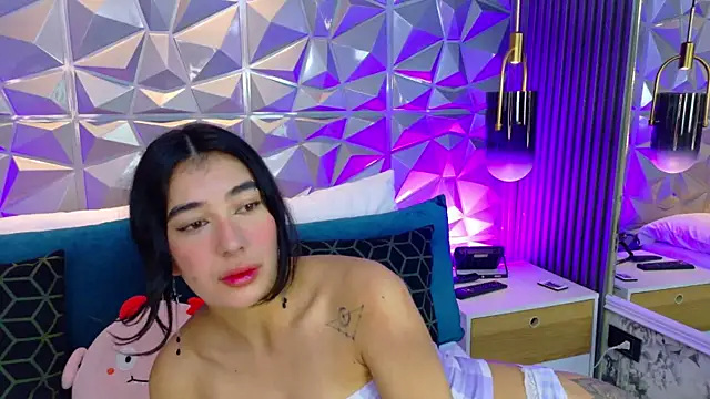 Snapshot of AdelineJhones chatting on June 26, 2:54 pm AdelineJhones online show from June 26, 2:54 pm