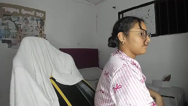 emily stars1 online show from March 17, 7:23 am