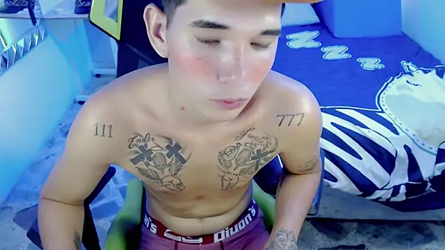 Snapshot of gio_badboy chatting on October 22, 1:55 pm gio badboy online show from October 22, 1:55 pm