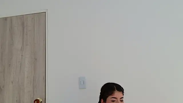 Snapshot of LisaMartinez34 chatting on October 27, 5:50 pm LisaMartinez34 online show from October 27, 5:50 pm