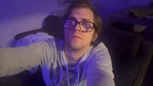 StephPra94 online show from November 8, 9:35 pm