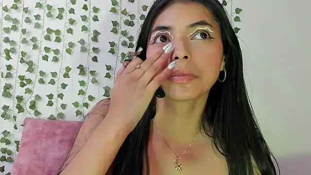 miadaviesx online show from December 17, 8:26 pm