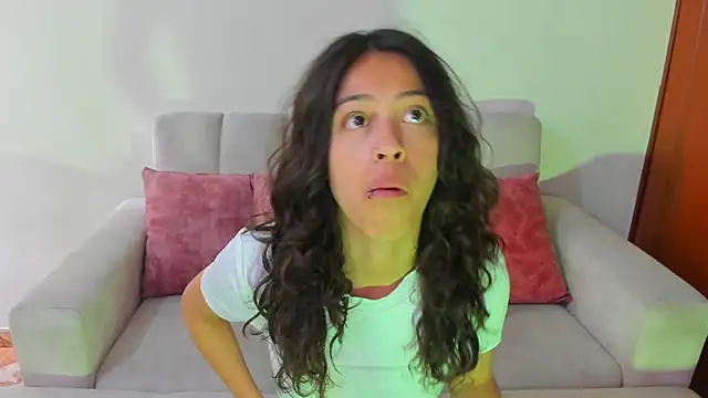 emily jonessxx online show from November 9, 7:23 pm