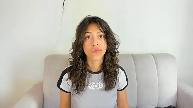 emily jonessxx online show from January 11, 4:45 pm