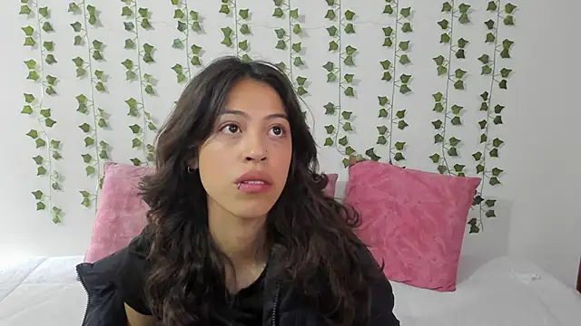 emily jonessxx online show from February 5, 3:49 pm