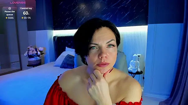 Snapshot of Wow_Maya chatting on December 5, 12:41 am Wow Maya online show from December 5, 12:41 am