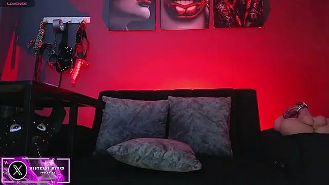 Misterss-Nyxxx online show from March 4, 1:00 am